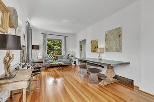 4230 Prince Edward St in Vancouver, BC - Building Photo