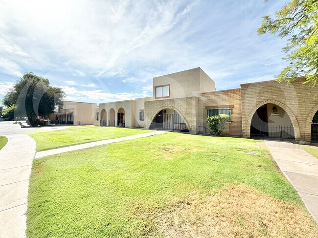 2113 E Dunbar Dr in Tempe, AZ - Building Photo - Building Photo