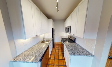 900 Massachusetts Ave, Unit 7 in Cambridge, MA - Building Photo - Building Photo