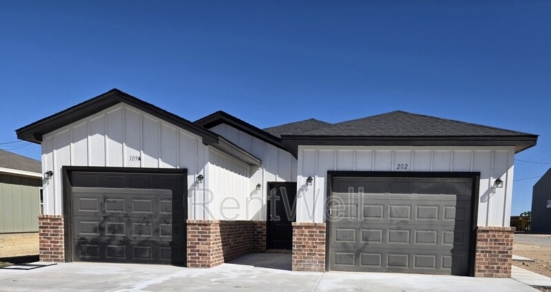109 Locust St in Idalou, TX - Building Photo