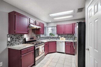 1205 Ivybridge Dr in Pflugerville, TX - Building Photo - Building Photo