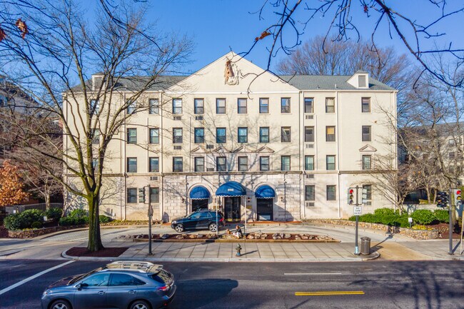 Cathedral Park Condominiums in Washington, DC - Foto de edificio - Building Photo