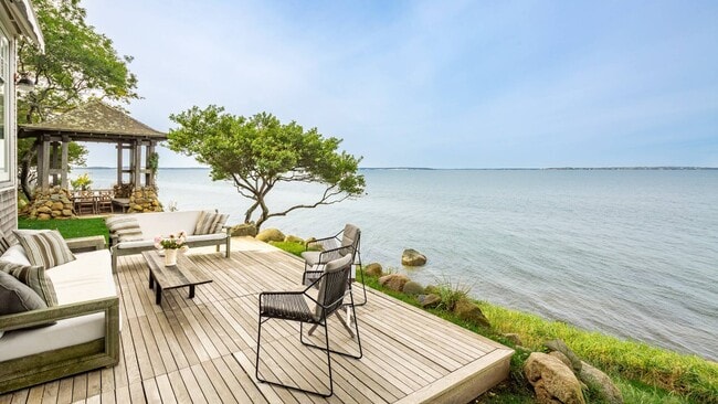 property at 21 Rawson Rd