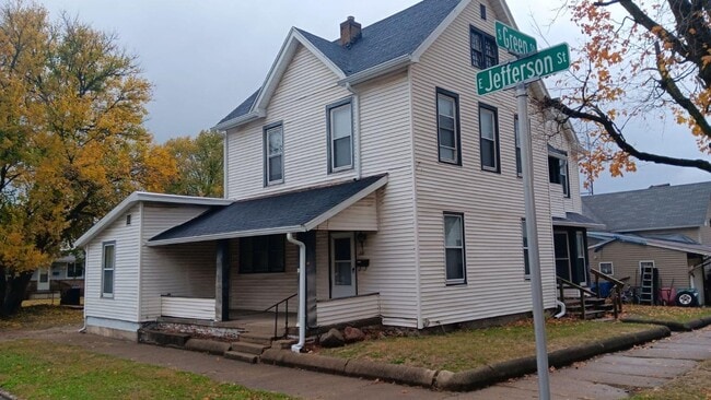 property at 319 S Green St