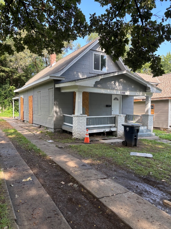 property at 2320 Chelsea Ave