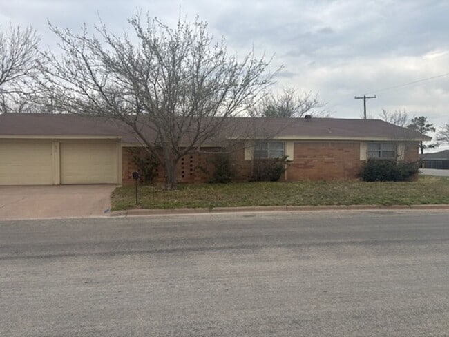 property at 950 Piedmont Dr