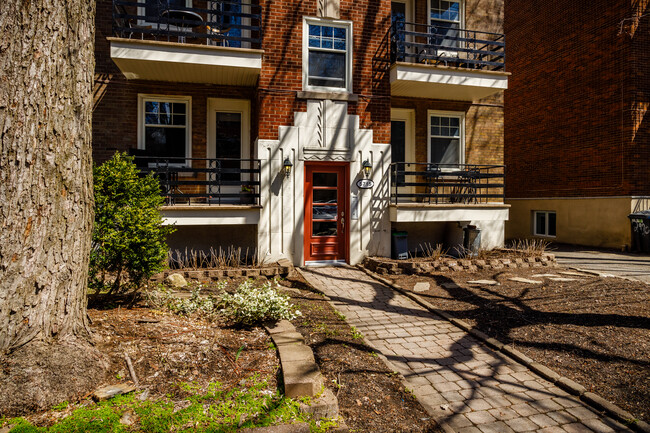 5715 De Darlington Av in Montréal, QC - Building Photo - Building Photo