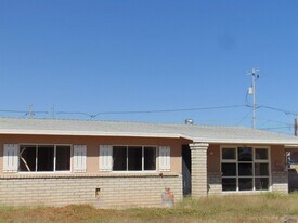 2014 E 25th St in Yuma, AZ - Building Photo