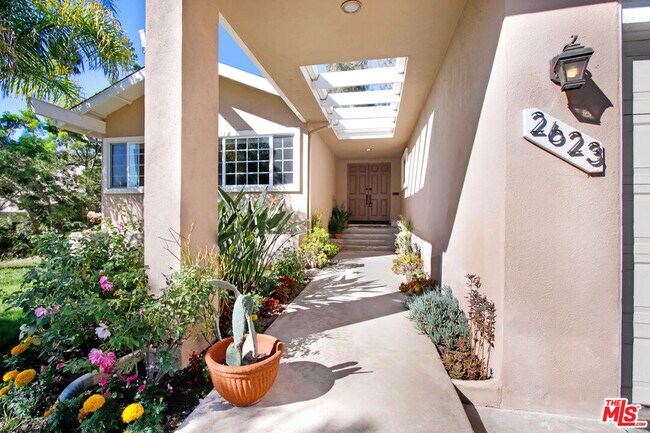 2623 S Beverly Dr in Los Angeles, CA - Foto de edificio - Building Photo