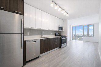 1524 Sheepshead Bay Rd in Brooklyn, NY - Foto de edificio - Building Photo