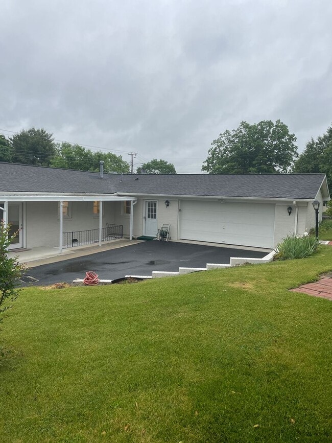 401 Houston St in Lexington, VA - Building Photo - Building Photo