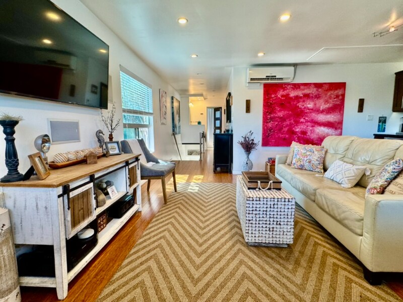 1804 Andalusia Ave in Los Angeles, CA - Building Photo