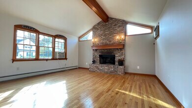 22 Rita Ave in Fairfield, CT - Building Photo - Building Photo