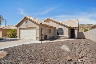 11144 E Laurel Ln in Scottsdale, AZ - Building Photo