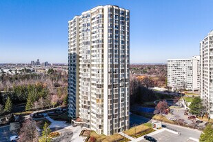 10 Lisa in Brampton, ON - Building Photo