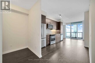 7895 Jane St in Vaughan, ON - Building Photo - Building Photo