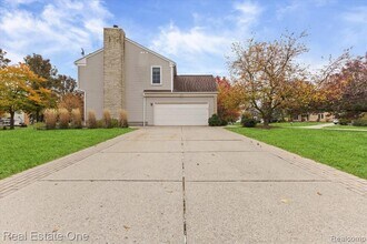 1568 Grandview Dr in Rochester Hills, MI - Building Photo - Building Photo