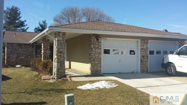 0-434 Andover Dr in Monroe Township, NJ - Building Photo - Building Photo