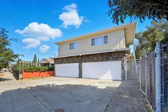 9034 Hillside St in Oakland, CA - Building Photo - Building Photo
