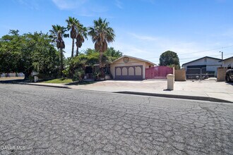 44210 Fenhold St in Lancaster, CA - Building Photo - Building Photo