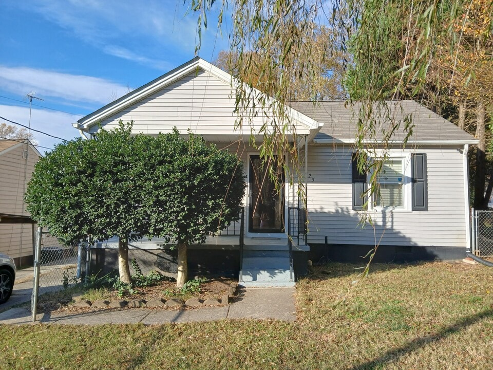 1625 Mansfield St in Winston-Salem, NC - Building Photo