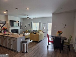 7539 Knoll Hollow Rd in Lithonia, GA - Building Photo - Building Photo