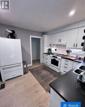 33 Alhart Dr in Toronto, ON - Building Photo - Building Photo