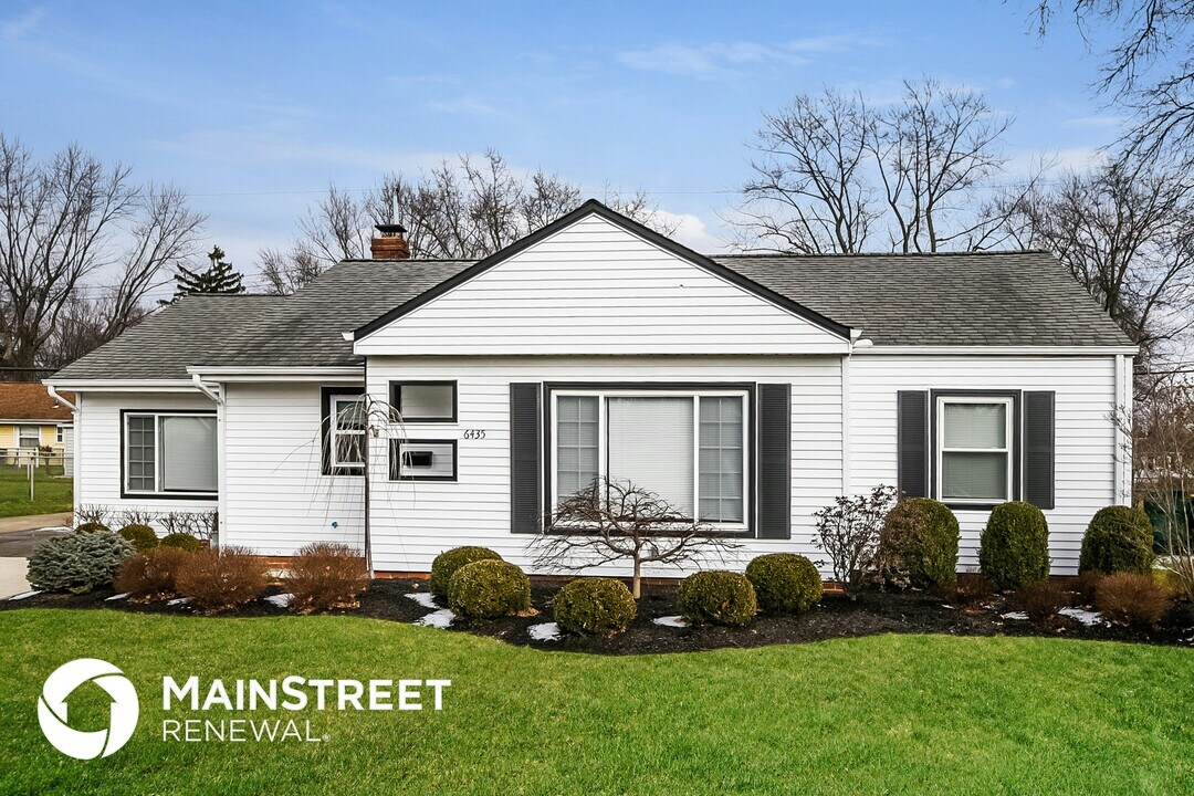 6435 Iroquois Trail in Mentor, OH - Building Photo