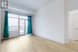 3220-3220 Sheppard Ave E in Toronto, ON - Building Photo - Building Photo