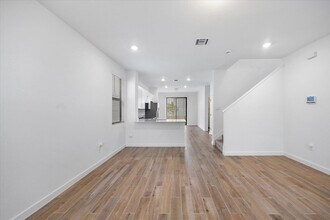 713 SE 15th Ave in Homestead, FL - Building Photo - Building Photo