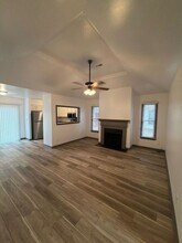 10500 Bay Pointe Ct in Louisville, KY - Foto de edificio - Building Photo