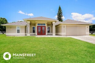 2221 NE 3rd St in Cape Coral, FL - Building Photo