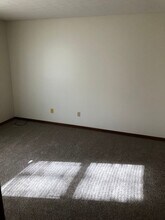 141-143-143 Southpark Dr in Wadsworth, OH - Building Photo - Building Photo