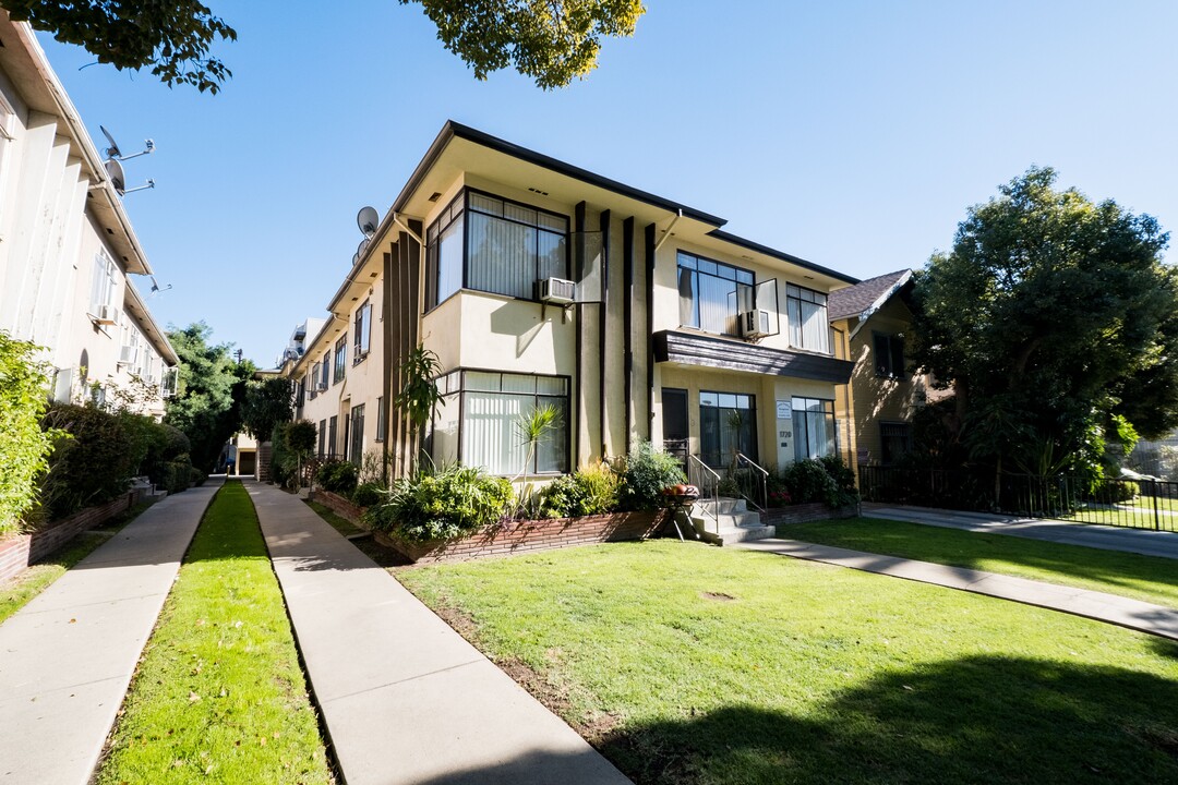 Gramercy Apartments in Los Angeles, CA - Building Photo