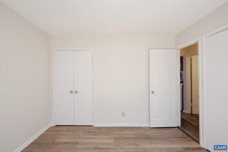 120 Raymond Ave in Charlottesville, VA - Building Photo - Building Photo