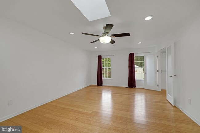 5849 Colfax Ave in Alexandria, VA - Foto de edificio - Building Photo