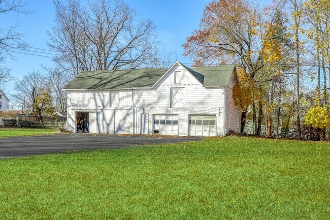 100 Ulster Ave in Walden, NY - Building Photo - Building Photo