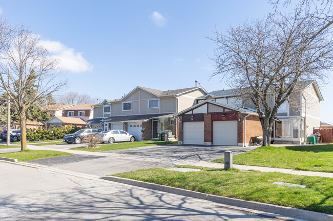 75 Phalen Cres in Toronto, ON - Building Photo - Primary Photo