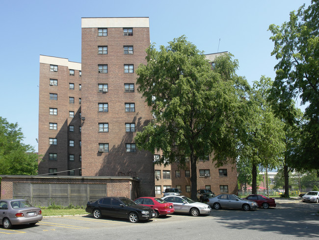 33 Grove St in White Plains, NY - Building Photo - Building Photo