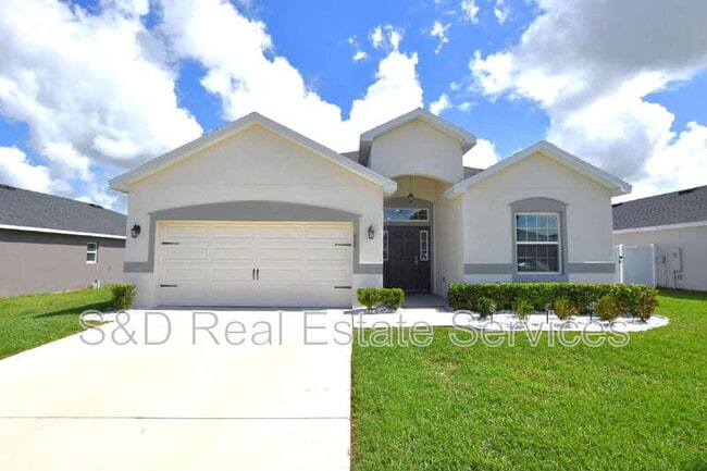 property at 920 Montgomery Ln