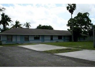 3915 Canal Rd in Lake Worth, FL - Building Photo