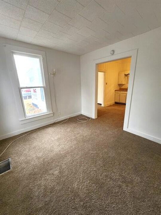 229 S Moniteau Ave, Unit Apt. B in Sedalia, MO - Building Photo