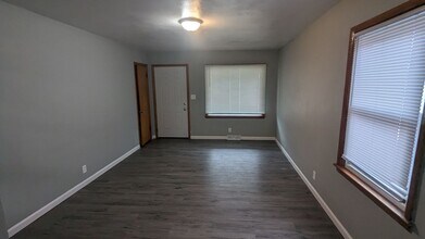 506 Lakeside St in Waterloo, IA - Building Photo - Building Photo