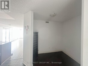 525-525 Wilson Ave in Toronto, ON - Building Photo - Building Photo