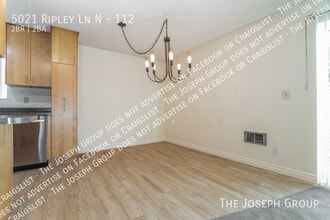 5021 Ripley Ln N in Renton, WA - Foto de edificio - Building Photo