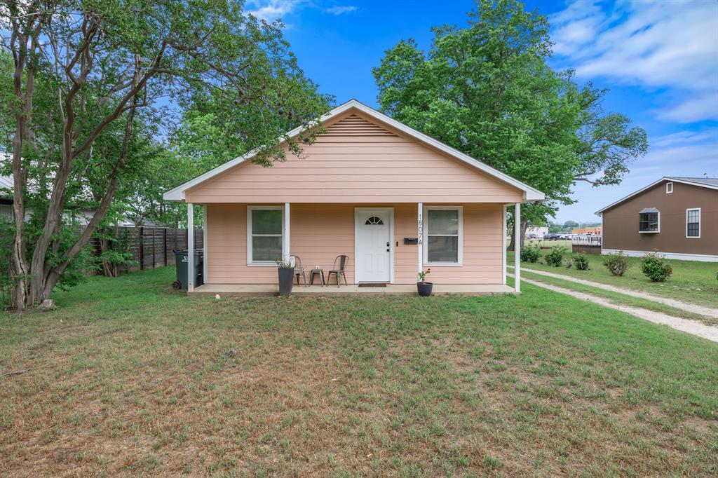 1807 Pecan St in Bastrop, TX - Building Photo