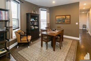 2506 W Argyle St in Chicago, IL - Building Photo