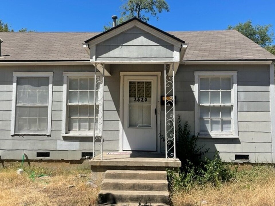 2520 N 28th St in Waco, TX - Building Photo