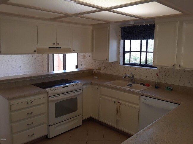 26425 S Truro Dr in Chandler, AZ - Building Photo - Building Photo