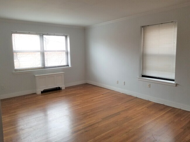 130 Orient Way, Unit 3B in Rutherford, NJ - Building Photo - Building Photo